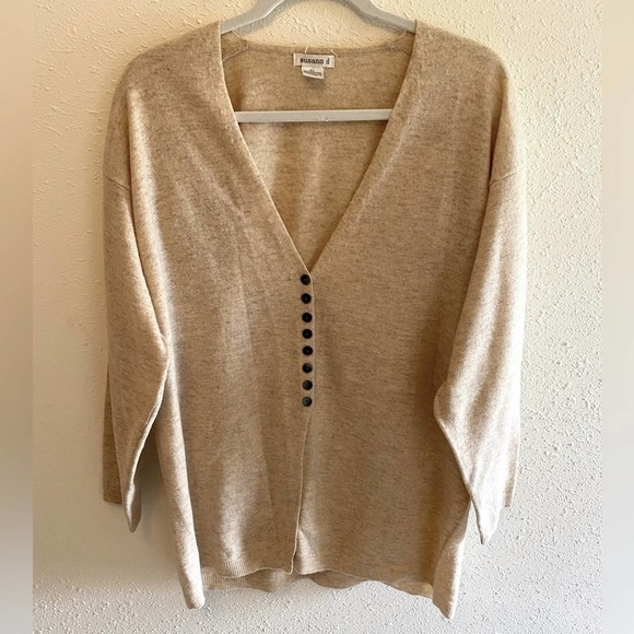 susann d Sweaters - Vintage Susann D Beige Button-Up Sweater 96% Lamb’s Wool Size L